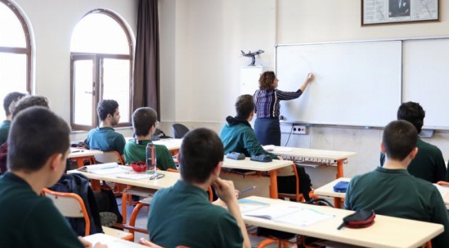 Ortaöğretim'de değişiklik 'Resmi'leşti... Test usulü sınav son verildi