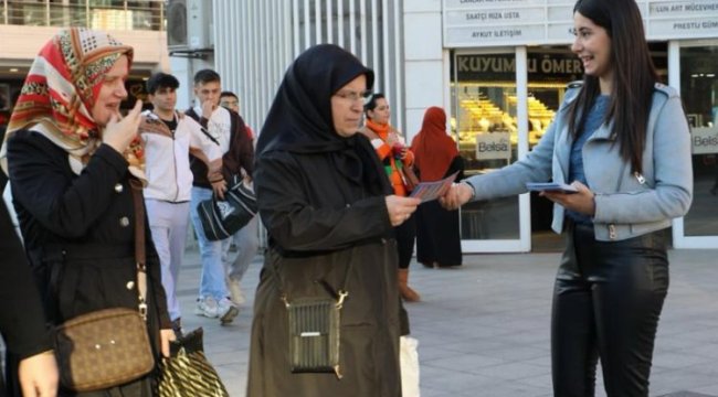 İzmit'te diyetisyenler vatandaşları bilgilendirdi