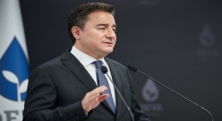 Babacan: “Anayasa'yı tanımayanlar büyük bir hukuk darbesine imza atıyor”