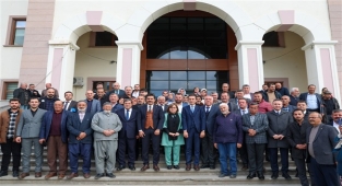 Başkan Şahin, deprem bölgelerinde değerlendirme toplantısı yaptı