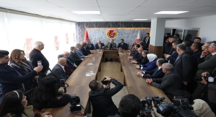 Başkan Akar ve Başkan Büyükkılıç'tan gazetecilere ziyaret