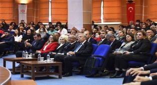 Başkan Yavaş, Başkent Üniversitesi'nde öğrencilerle buluştu