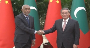 Çin Başbakanı Li Qiang, Maldivler Cumhurbaşkanı Mohamed Muizzu ile bir araya geldi