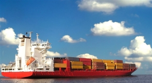 Gökçeada açıklarında makine arızası yapan tanker kurtarıldı