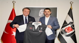 Kurum, Beşiktaş Spor Kulübü'nü ziyaret etti