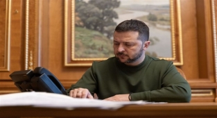 Ukrayna Devlet Başkanı Zelenski, Katar Emiri Al Thani ile telefonla görüştü