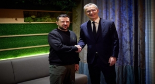 Zelenski, Davos'ta NATO Genel Sekreteri Stoltenberg ile bir araya geldi
