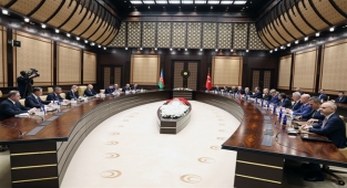 Erdoğan, Aliyev ile heyetler arası görüşme gerçekleştirdi