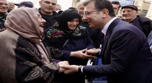 İmamoğlu, semt pazarlarını ziyaret etti