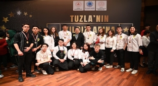 9. Tuzla’nın Yıldızlarına Ödül Yağmuru’nda 104 öğrenci ödüllendirildi