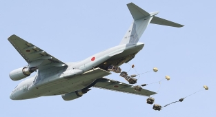 Aid package to Gaza kills five people due to the undeployed parachute