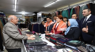Akşener, Antalya'nın Döşemealtı ilçesinde esnaf ziyareti yaptı