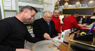 Başkan Büyükkılıç, esnaf ve vatandaşlarla bir araya geldi