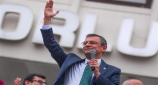 CHP Genel Başkanı Özel, Çorlu'da vatandaşlarla bir araya geldi