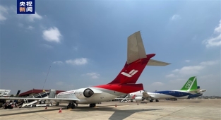 Çin’in C919 ve ARJ21 uçakları Kamboçya'ya ilk uçuşlarını yaptı
