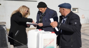 Eskişehir Büyükşehir, çiftçiye gübre desteği verdi