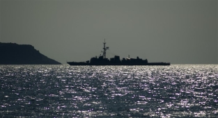HMS Diamond, küresel nakliyeyi korumak için Kızıldeniz'e geri dönüyor