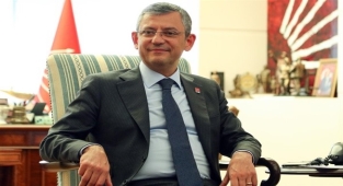 Özel, İzmir'de şehit yakınları ve gazilerle buluştu
