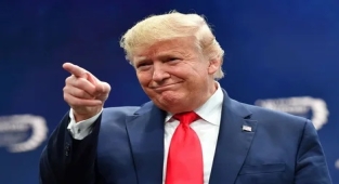 Yüksek Mahkeme Trump'ın oy pusulalarından çıkarılıp çıkarılamayacağına karar verecek
