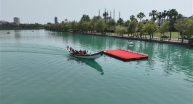 Adana'da minikler 23 Nisan'da gondolla gezdi