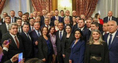 Özel, TBMM'de düzenlenen resepsiyona katıldı