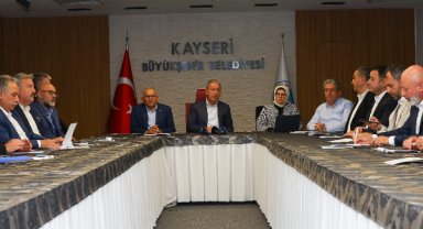 Akar: Çiftçi kardeşlerimizin çalışmalarını kolaylaştırmaya devam edeceğiz