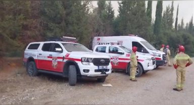 AKUT, İzmir’de yangın söndürme çalışmalarına destek veriyor