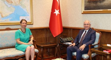 Bakan Güler, Fransa’nın Ankara Büyükelçisi Dumont’u kabul etti