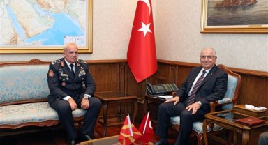 Bakan Güler, Kuzey Makedonya Genelkurmay Başkanı Korgeneral Gjurchinovski'yi kabul etti