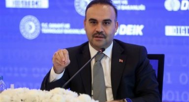 Bakan Kacır'dan Mehmet Hasan Yacı'ya tebrik