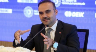 Bakan Kacır, Renault Grup Global CEO'su Meo ile görüştü
