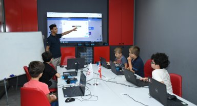 Balıkesir Büyükşehir Belediyesi'nden çocuklara “Robotik Kodlama” eğitimi