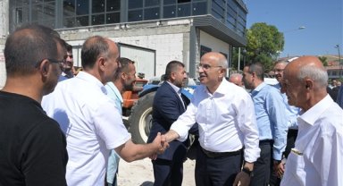 Başkan Er, Akçadağ'da esnaf ve muhtarlarla görüştü