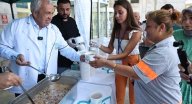 Başkan Özdemir’den çalışanlara aşure ikramı