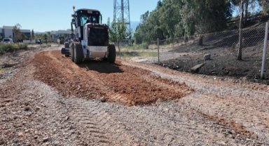 Bornova'da 6 bin 200 sokaktaki alternatif araç yolu yapım çalışmalarına başlandı