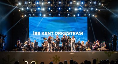 Bursa Festivali'nde İstanbul Büyükşehir Belediyesi Kent Orkestrası sahne aldı