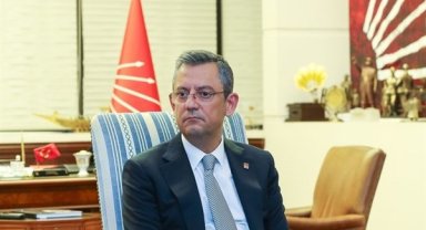 CHP Genel Başkanı Özel'den sokak hayvanları yasa teklifine tepki