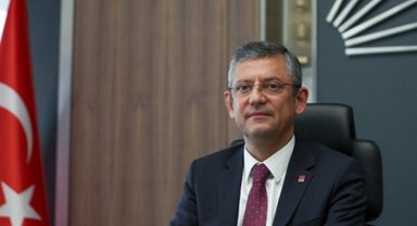 CHP Genel Başkanı Özel, kızı İpek Özel'in mezuniyet törenine katıldı