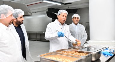 Esenyurt Belediyesi'nden vatandaşlara aşure ikramı
