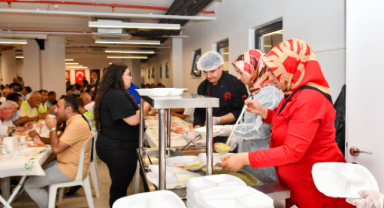 Esenyurt'ta her gün 15 bin kişiye sıcak yemek verilecek aşevi hizmete açıldı