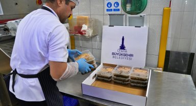 İzmir'de 9 bin 500 kişilik yemek ihtiyaç sahiplerine ulaştı
