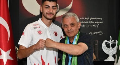 Mamaklı sporcu Öcal, kick boks turnuvasında ikinci oldu