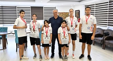 Muratpaşalı kick bokscular şampiyon oldu