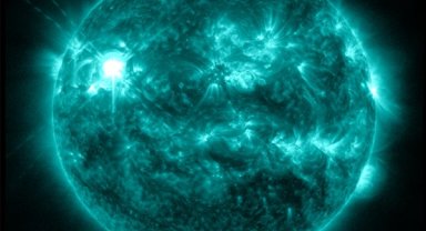 NASA: Güneş, güçlü bir güneş patlaması yaydı