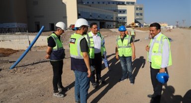 Şanlıurfa İl Sağlık Müdürü Solmaz, Şanlıurfa Şehir Hastanesi’ndeki çalışmaları inceledi