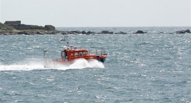 Türkeli Feneri’nde kayalıklardan düşen kazazede kurtarıldı