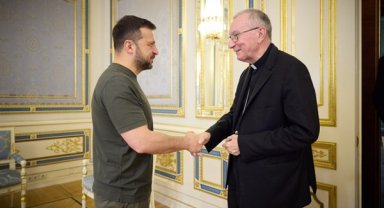 Ukrayna Devlet Başkanı Zelenski, Vatikan Devlet Sekreteri Parolin ile görüştü