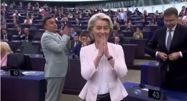 Ursula von der Leyen ikinci kez Avrupa Komisyonu Başkanı seçildi