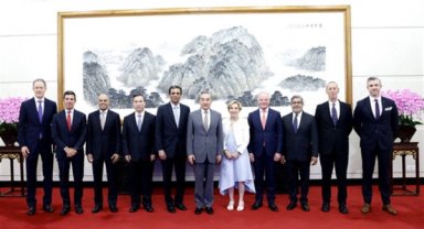 Wang Yi ve He Lifeng, ABD-Çin İş Konseyi heyetiyle görüştü