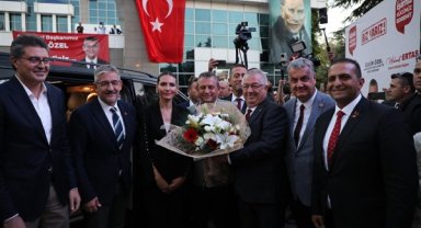 CHP Genel Başkanı Özel, Edremit Belediyesi’ni ziyaret etti